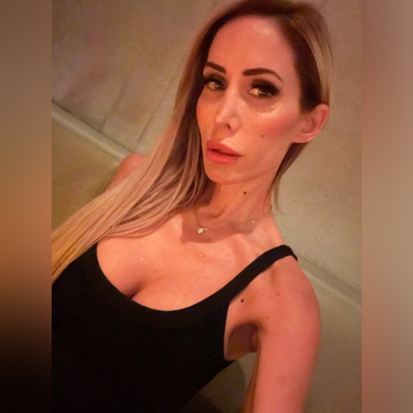 Meet your Posher, Laura - Picture 4 of 14